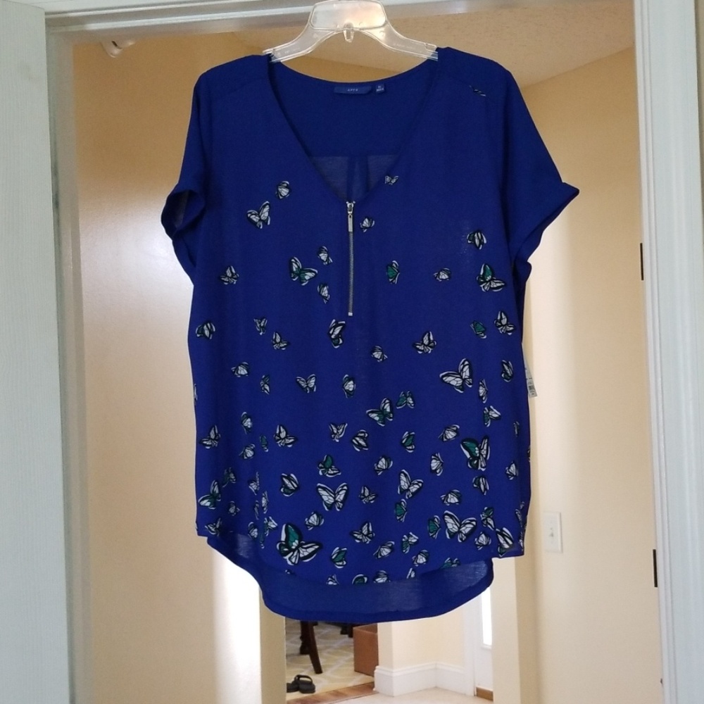 Short sleeve top